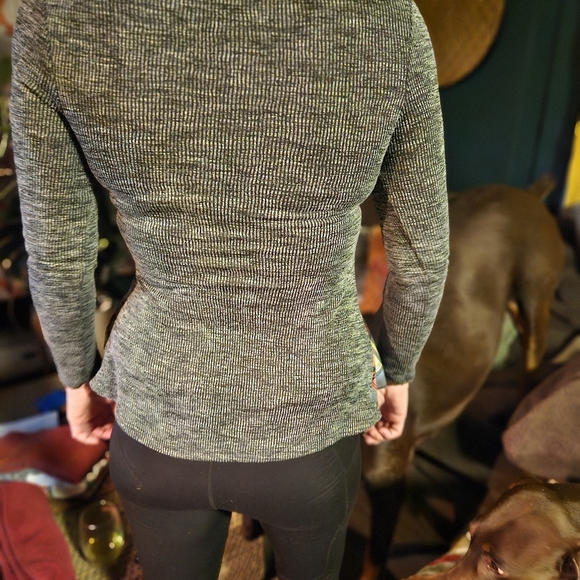 Womens Size Small top by Dressfo - Picture 3 of 5